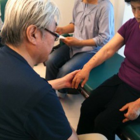 東洋医学の神秘~指握り健康法WS(第2回)の様子 東洋医学の神秘~指握り健康法WS(第2回)の様子