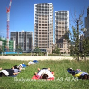 魂のチューニング〜Park YOGA@千早中央公園(10/10)の様子 魂のチューニング〜Park YOGA@千早中央公園(10/10)の様子