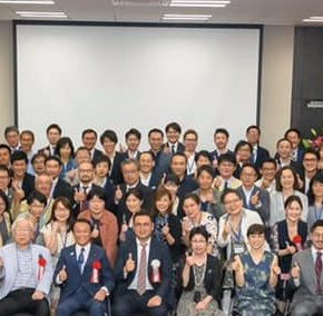 小松先生出版記念パーティに出席しました 小松先生出版記念パーティに出席しました